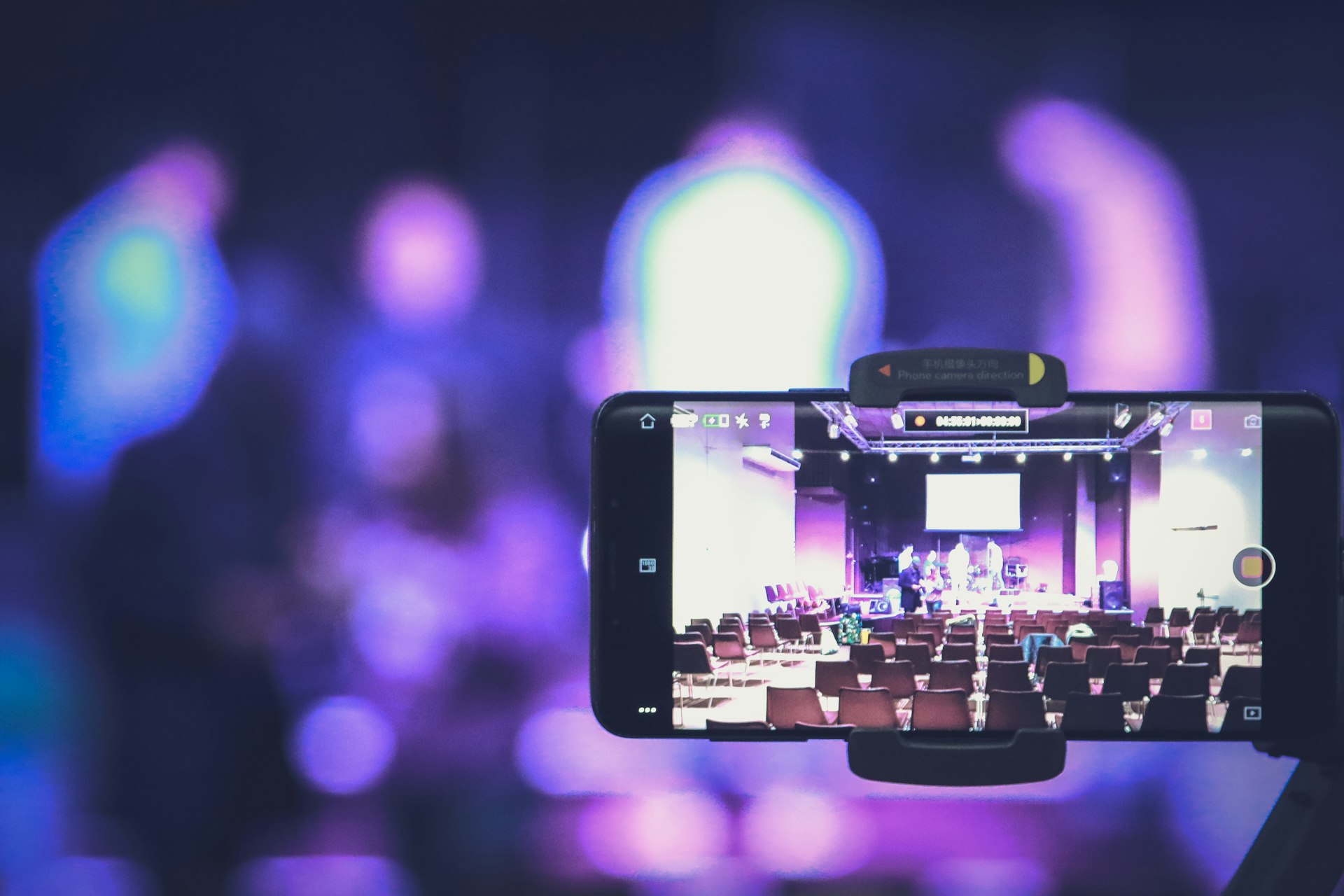 Live Theater's Digital Renaissance: Navigating Innovation and Connection in the Modern Age